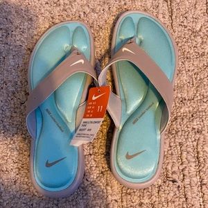 COPY - Gray and Teal Women’s Nike Memory Foam Flip Flops, Size 11